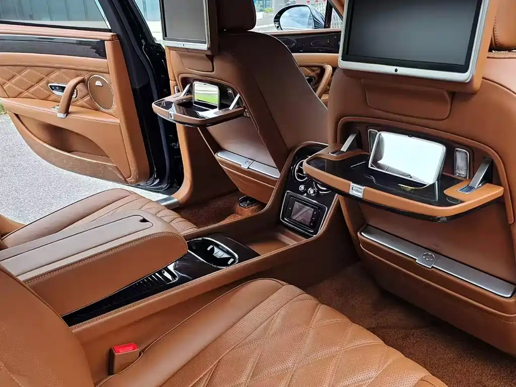 Bentley Flying Spur — миниатюра 6