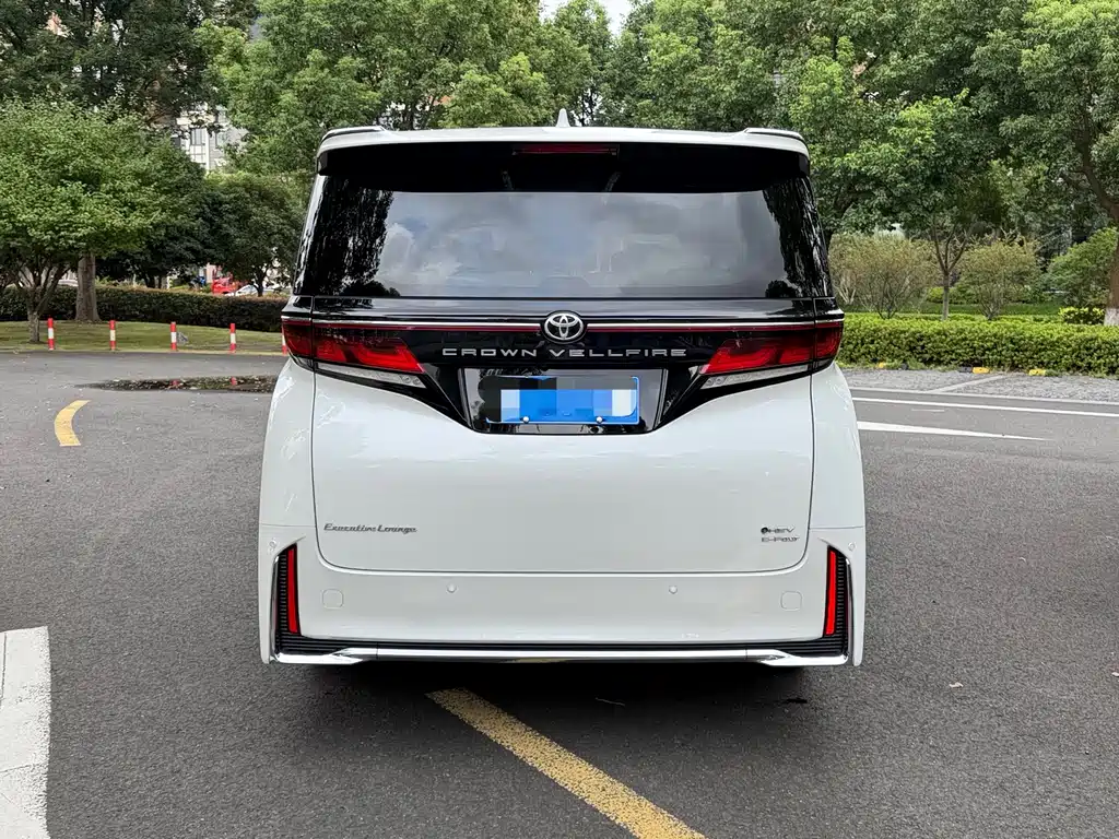 Toyota Vellfire — миниатюра 11