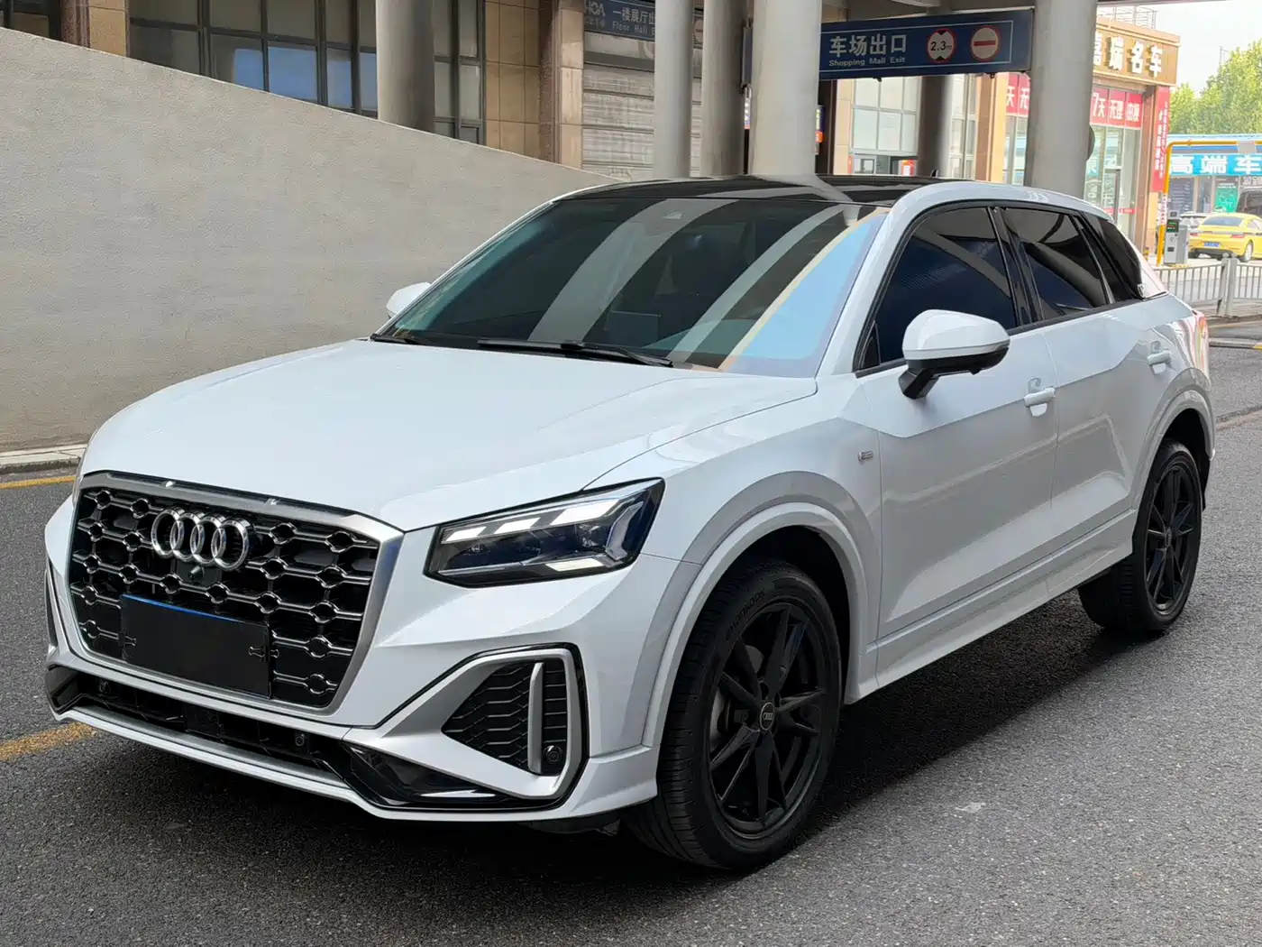 Audi Q2L