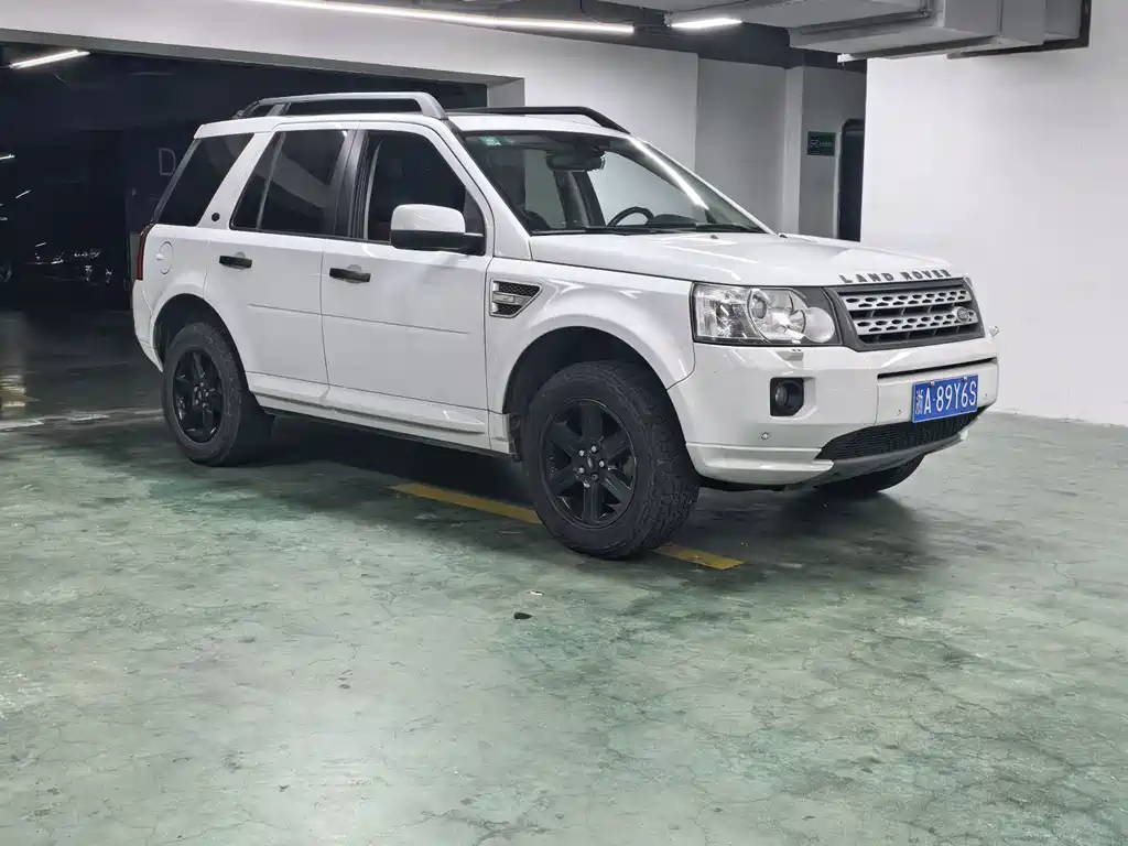 Land Rover 2 011 3.2L i6 SE
