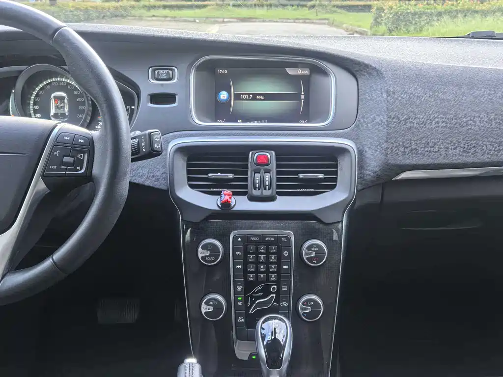 Volvo V40 — миниатюра 11