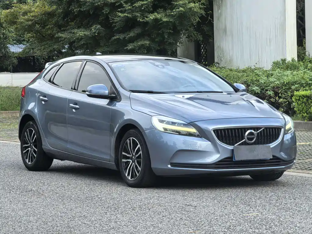 Volvo V40 — миниатюра 2