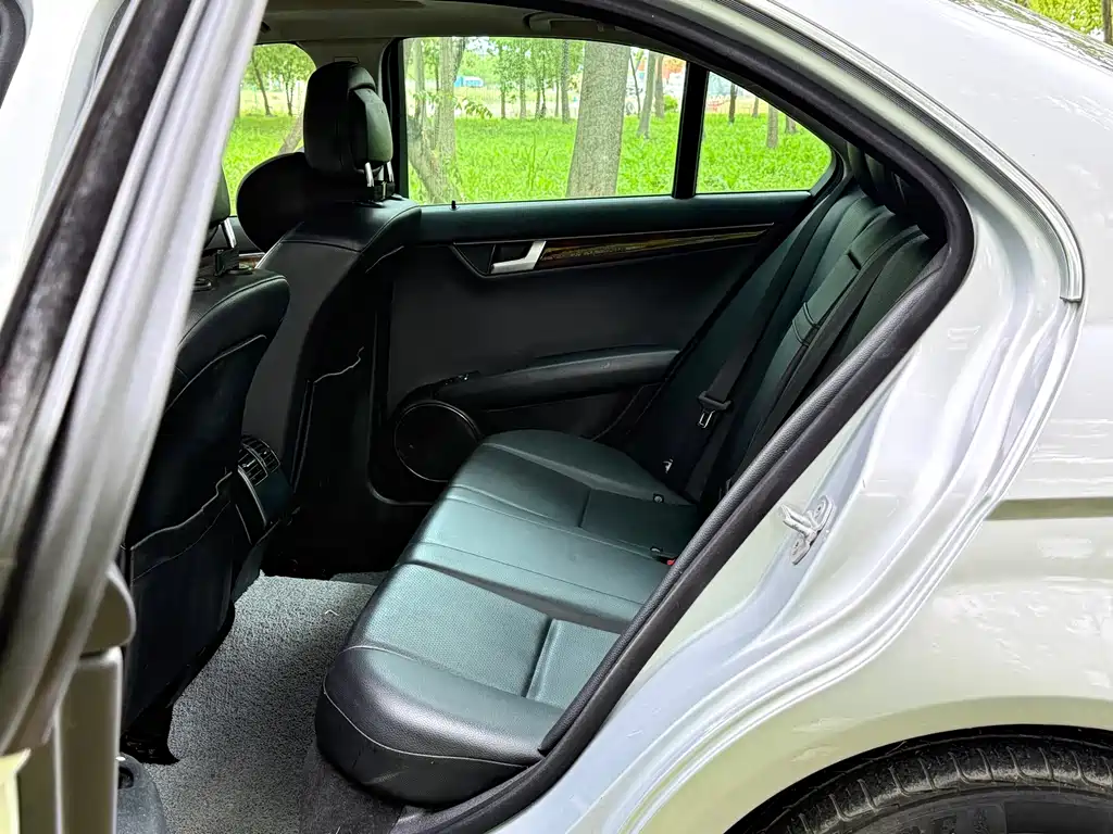 Mercedes-Benz C-Class C 2010 C 200 CGI