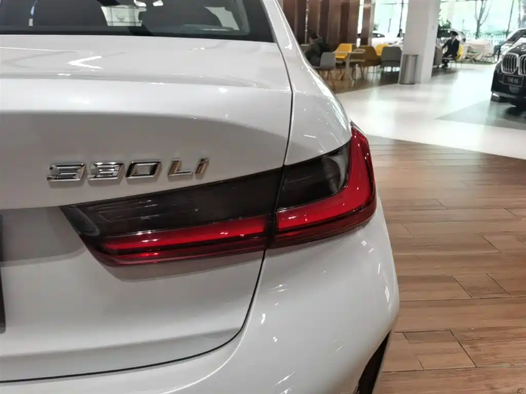 BMW 3 Series - фото 8