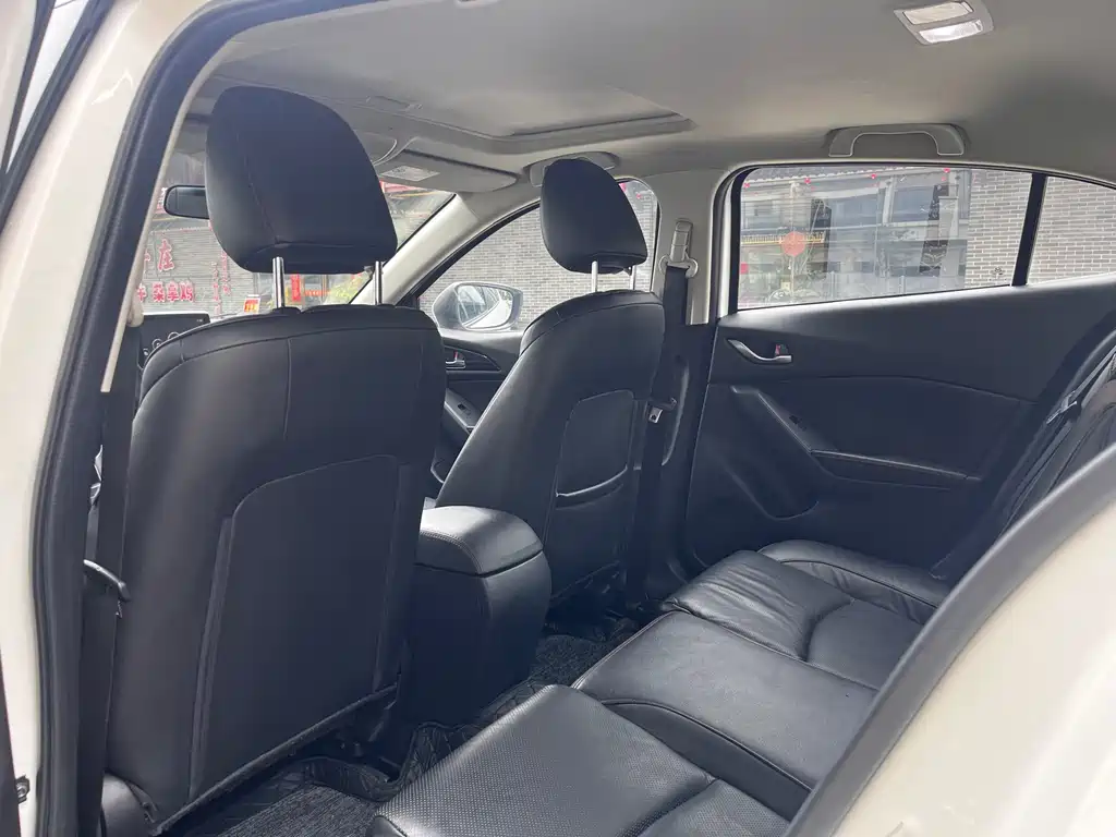 Mazda Mazda3 3 2016 2.0L AT Sport