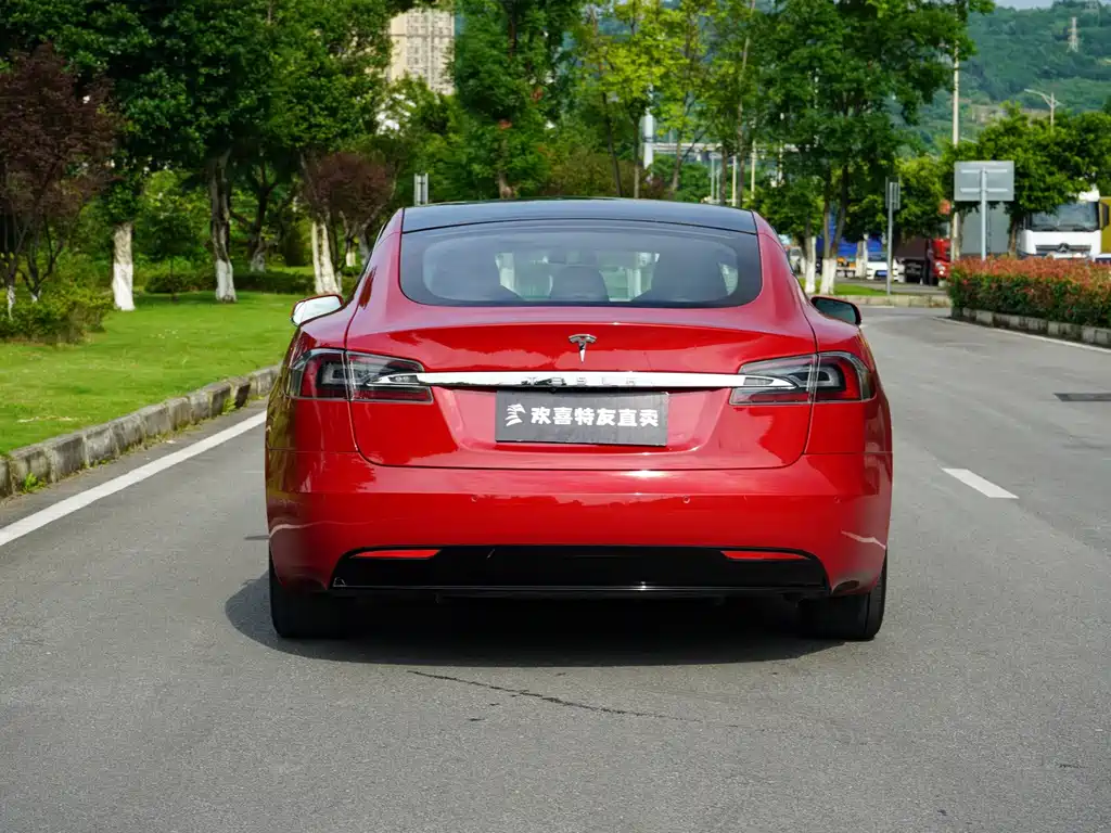Tesla Model S — миниатюра 5