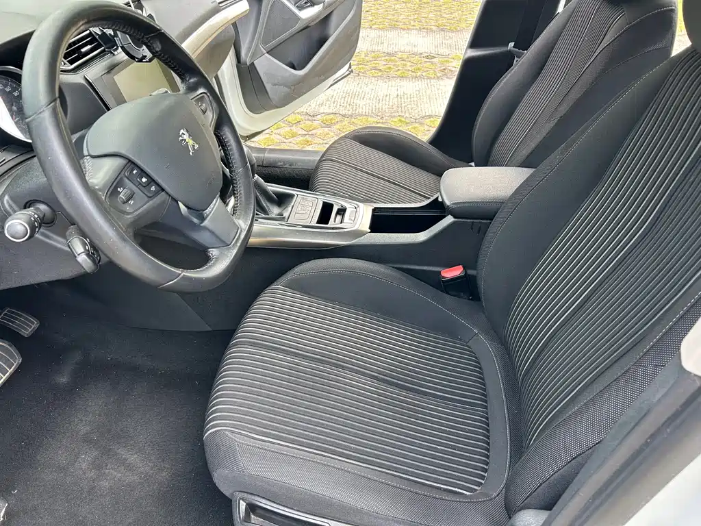 Peugeot 408 — миниатюра 10