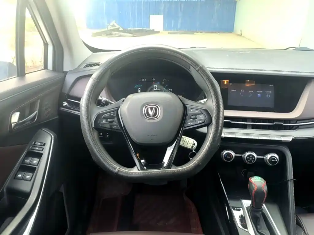 Changan CS15 — миниатюра 11