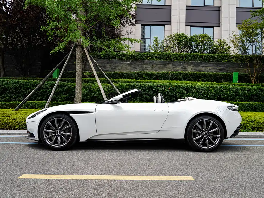 Aston Martin DB11 2019 4.0T V8 Volante