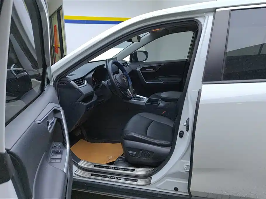 Toyota RAV4 2021 2.0L CVT