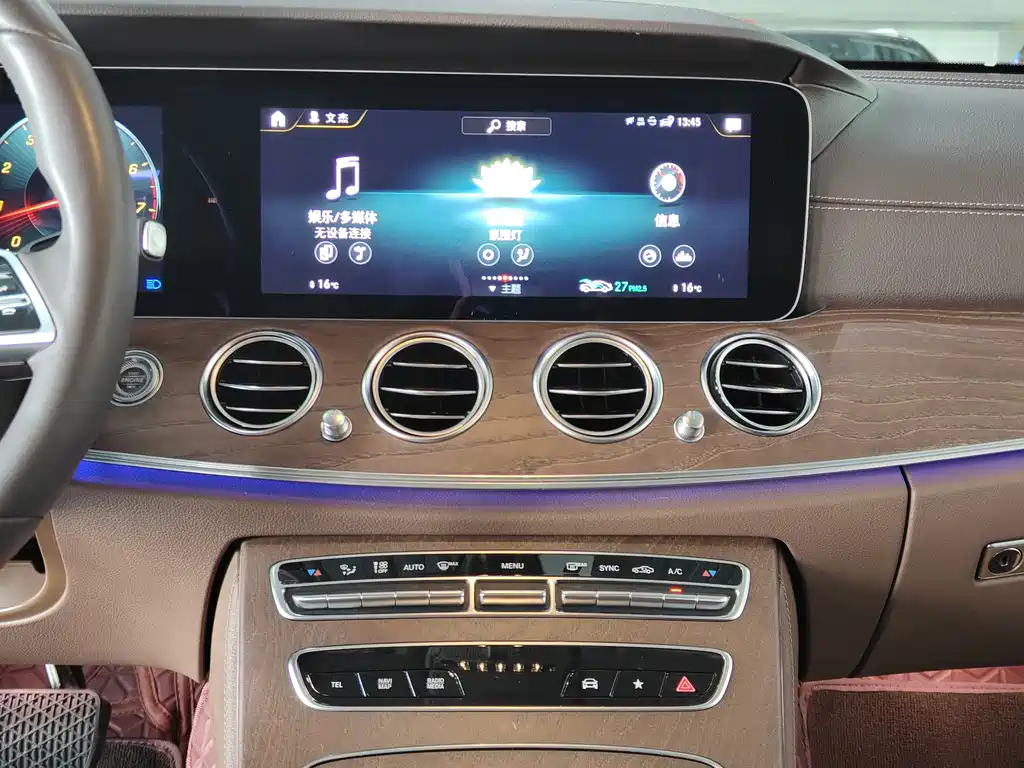 MERCEDES-BENZ E CLASS