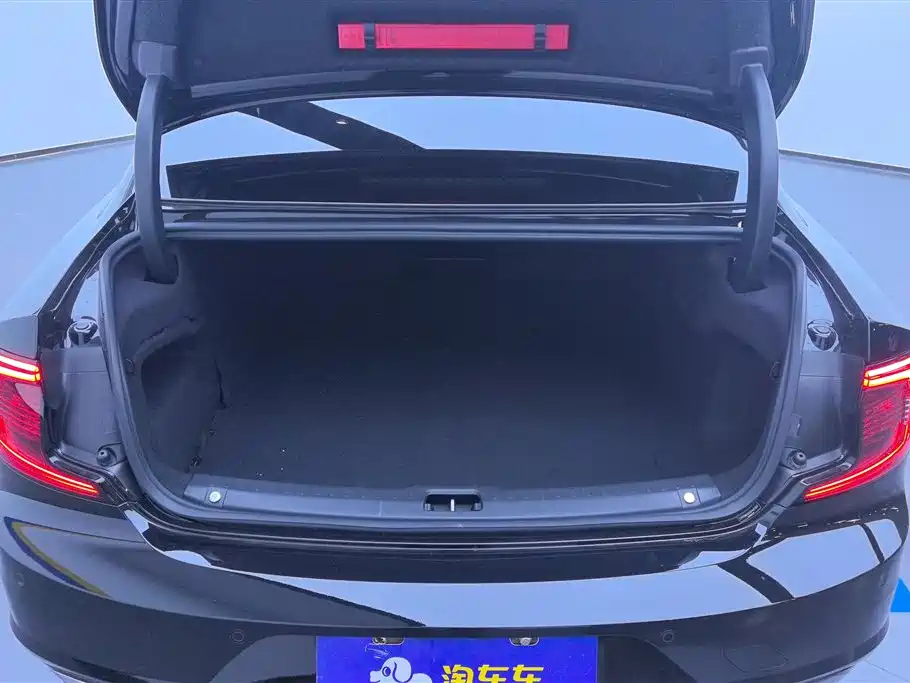 Volvo S90 2025 B5 Luxury