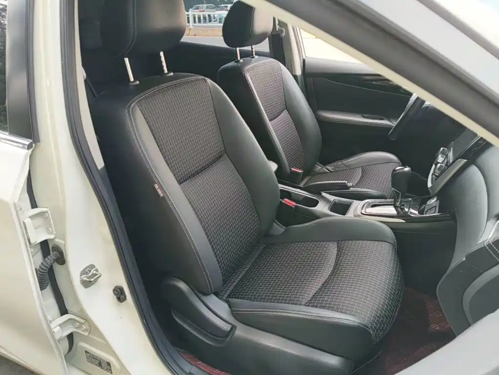 Nissan Tiida — миниатюра 25