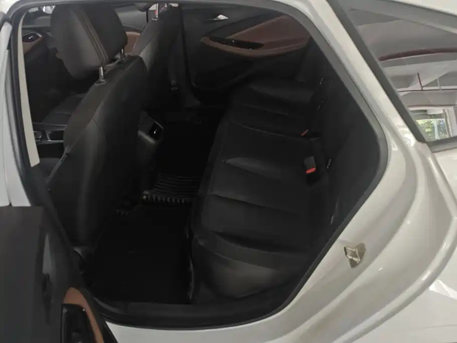 Buick Verano — миниатюра 11