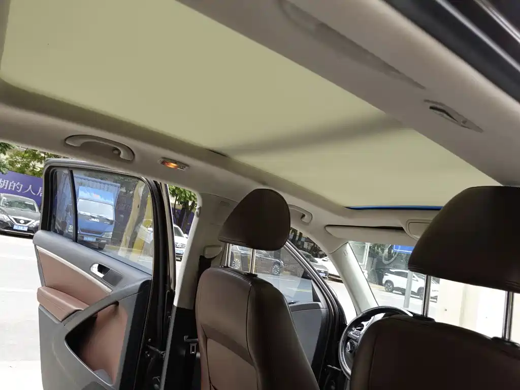 Volkswagen Tiguan — миниатюра 13