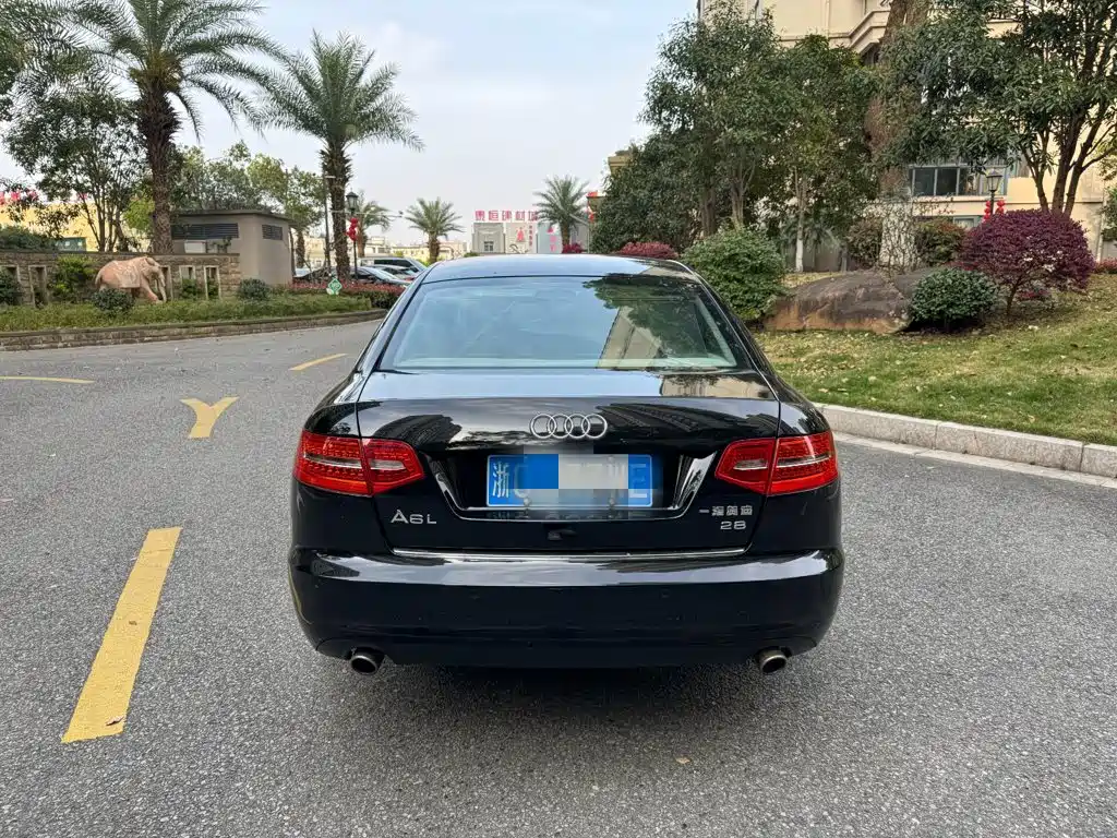 Audi A6L 2011 2.8 FSI Luxury