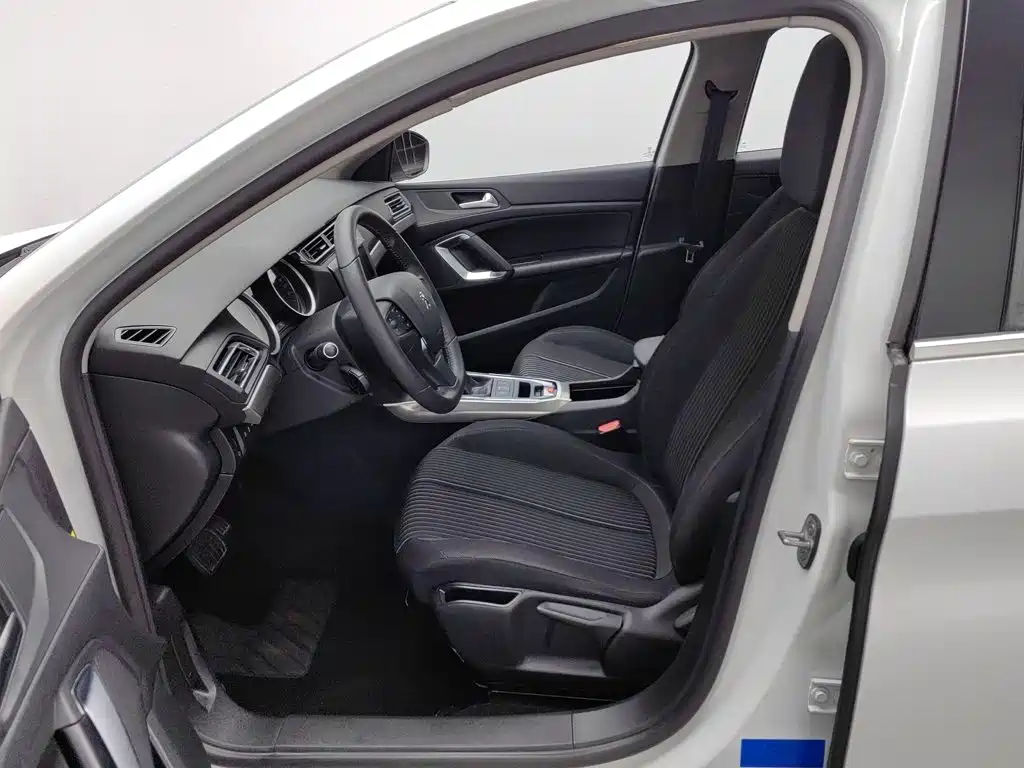 Peugeot 408 — миниатюра 10