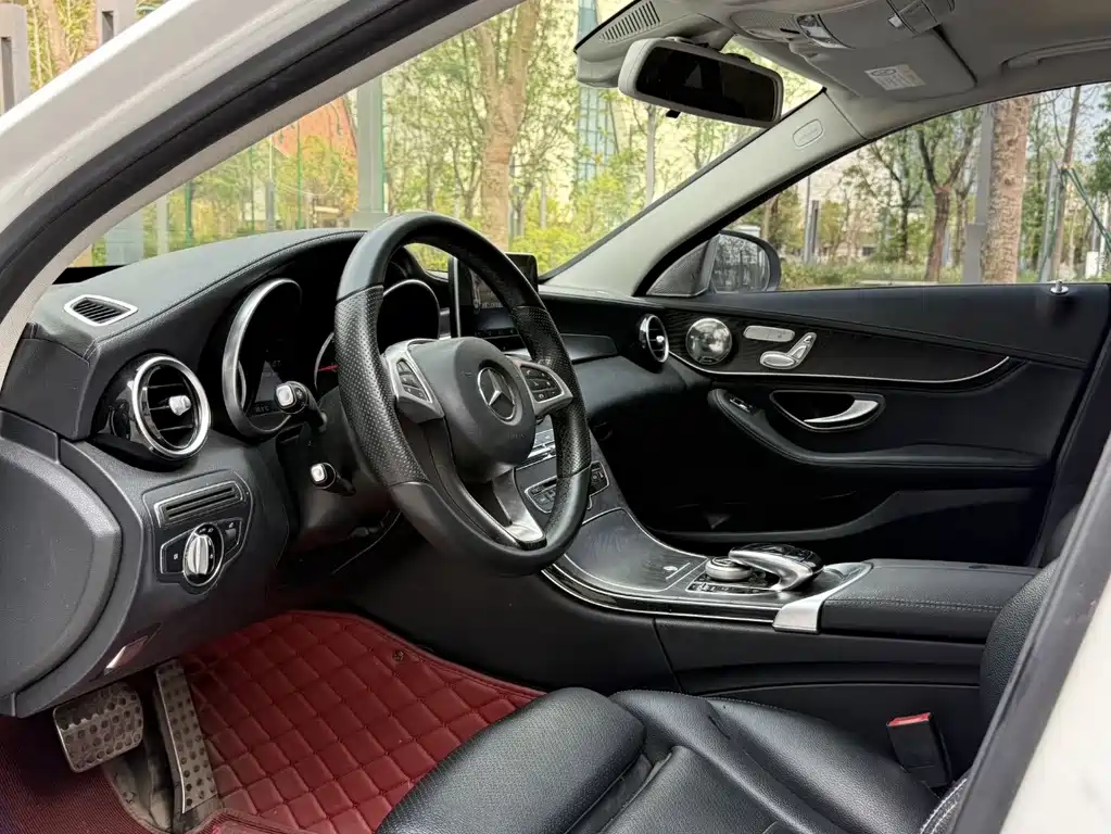 Mercedes-Benz C-Class — миниатюра 4