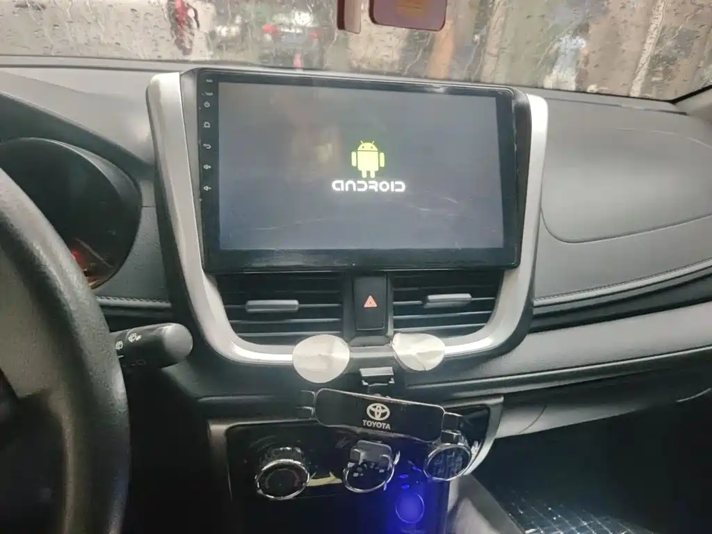 Toyota Yaris L — миниатюра 4
