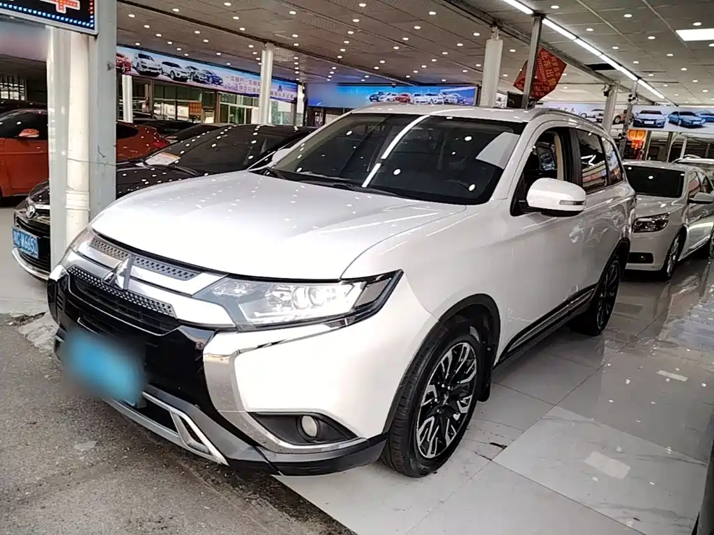 Mitsubishi Outlander — миниатюра 2