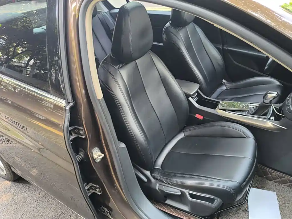Peugeot 408 — миниатюра 25