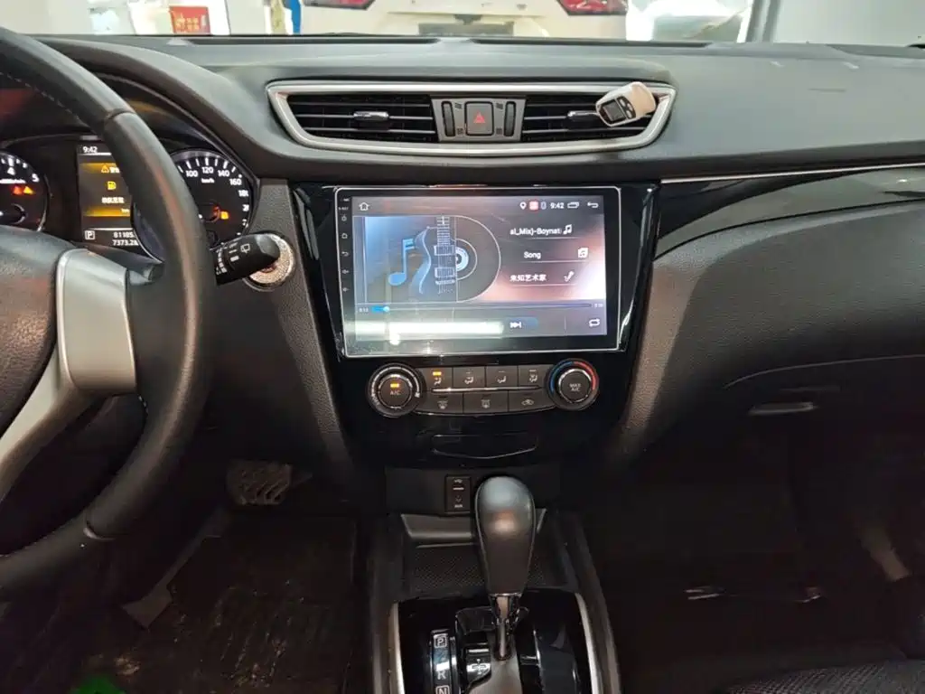 Nissan Qashqai — миниатюра 13