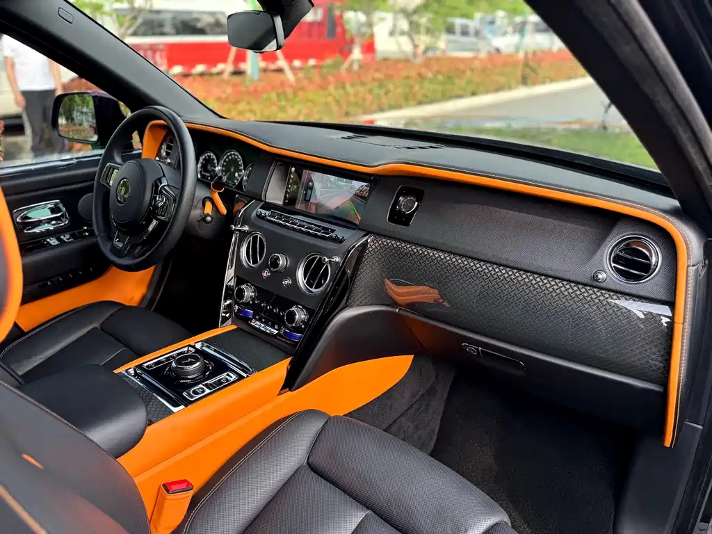 Rolls-Royce Cullinan — миниатюра 6