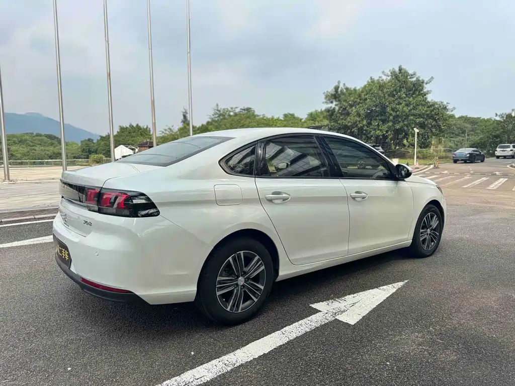 Peugeot 308 — миниатюра 12