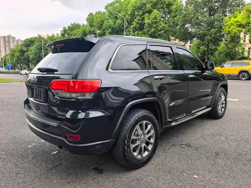Jeep Grand Cherokee (Import) — миниатюра 8