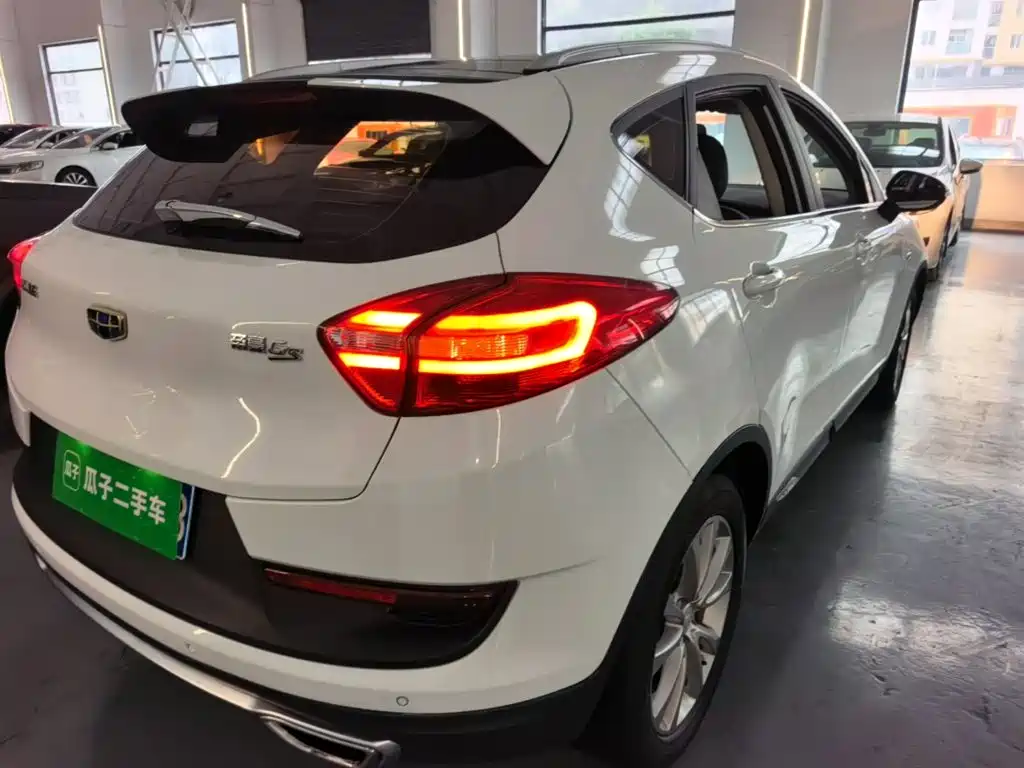 Geely Emgrand GS — миниатюра 8