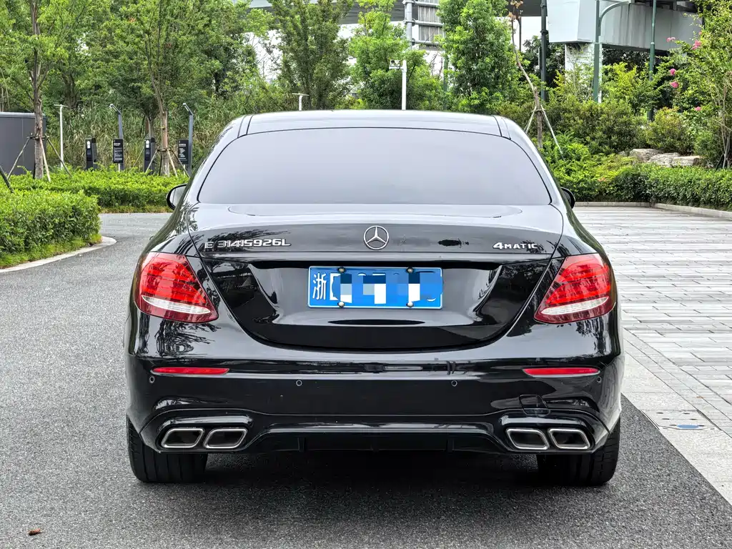 MERCEDES-BENZ E CLASS