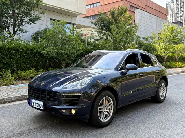 2016 Porsche Macan