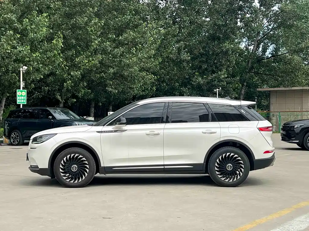 Lincoln Corsair 2020 2.0T Premium