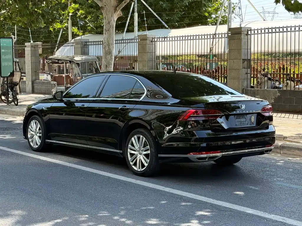 Volkswagen Phideon — миниатюра 9