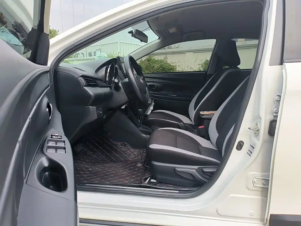 Toyota Yaris L — миниатюра 16