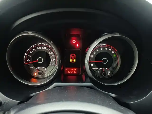Mitsubishi Pajero (Import) — миниатюра 5