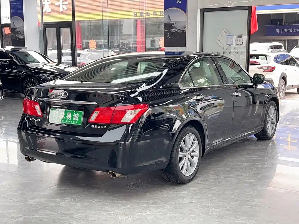 Lexus ES — миниатюра 4