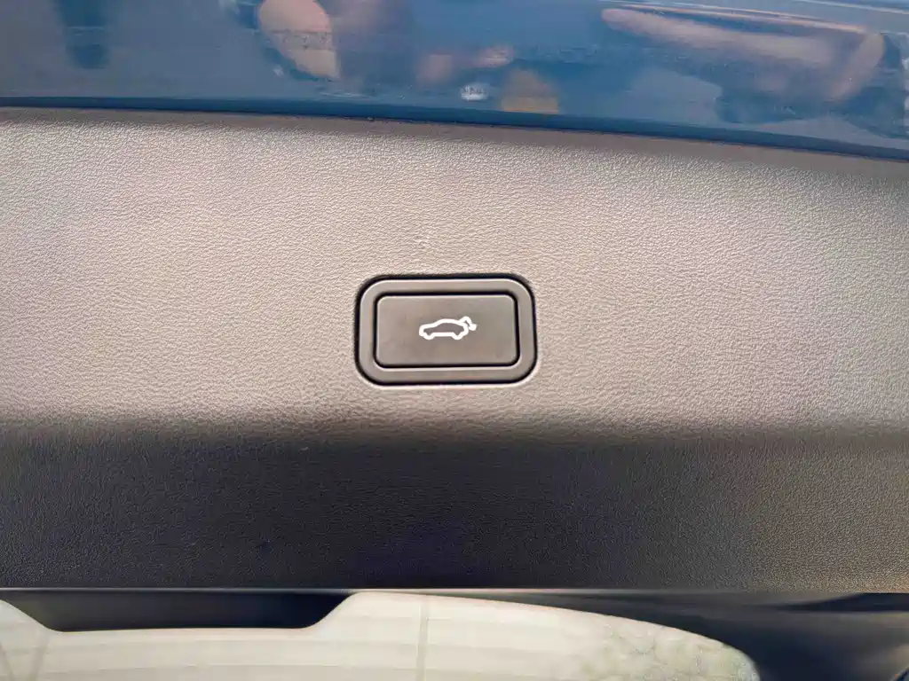 Geely Xingyue L — миниатюра 22