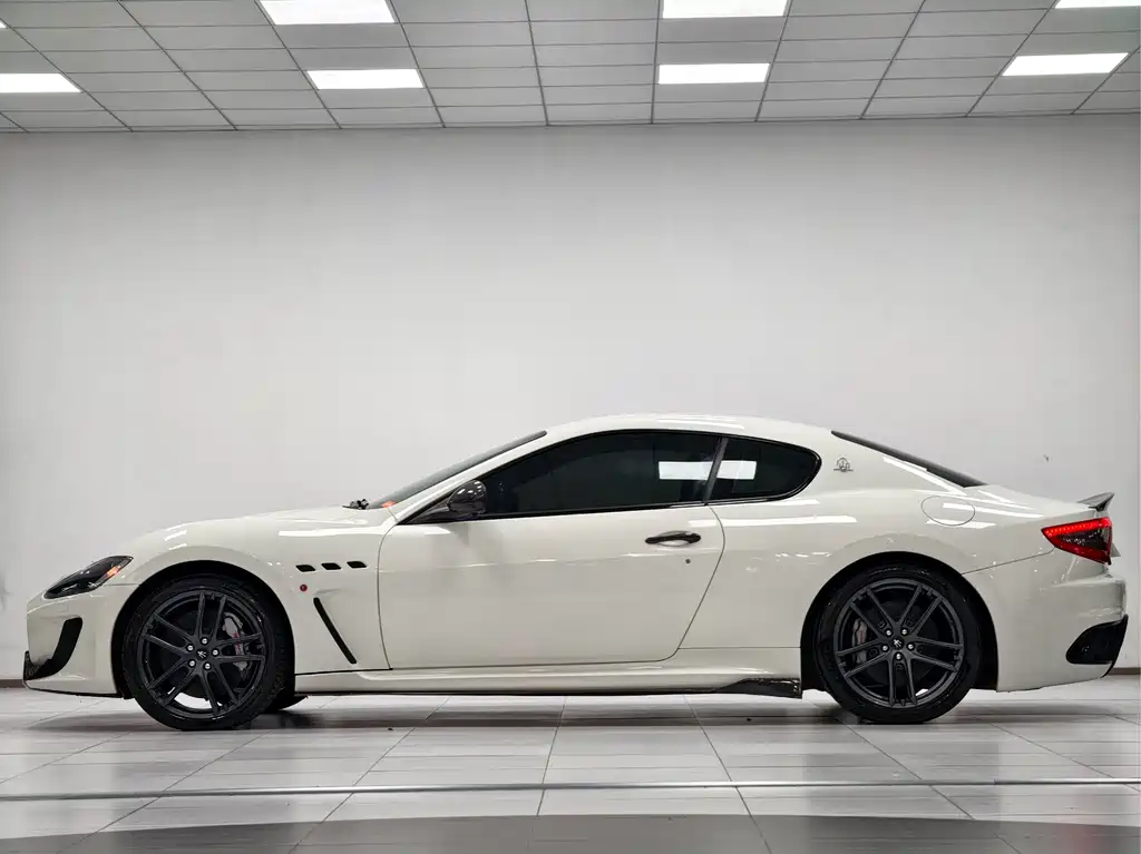 Maserati GranTurismo — миниатюра 3