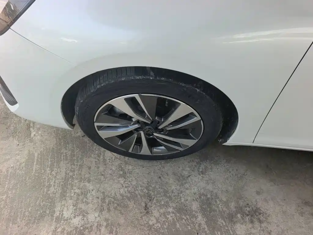 Peugeot 408 — миниатюра 23