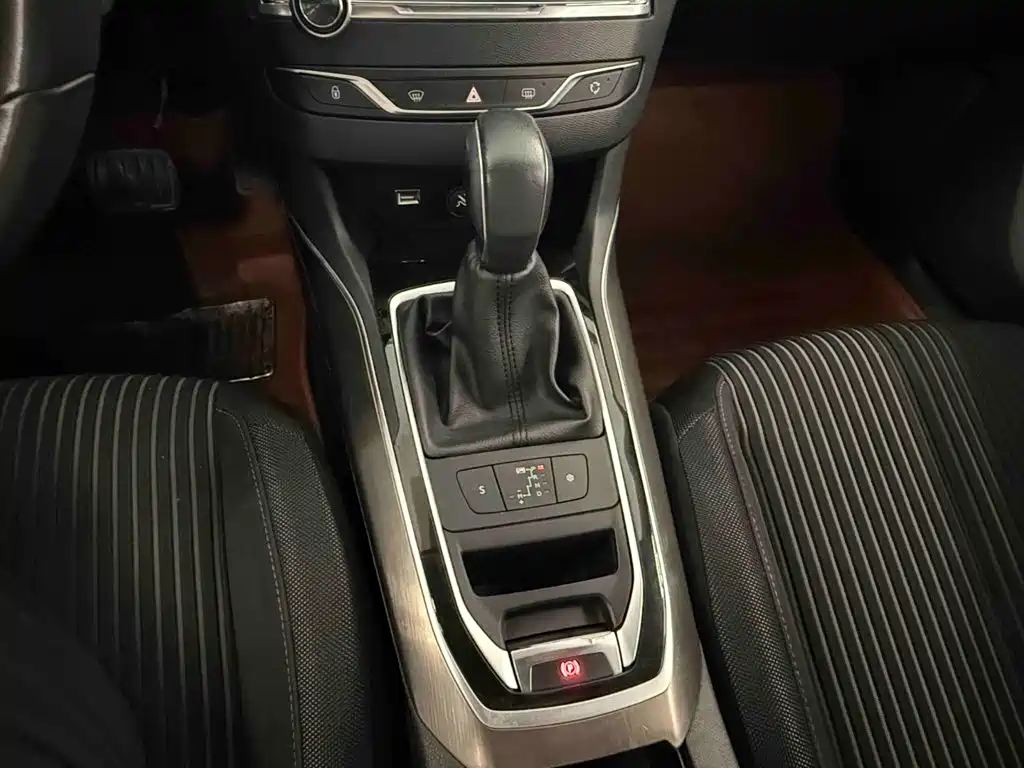 Peugeot 408 — миниатюра 11