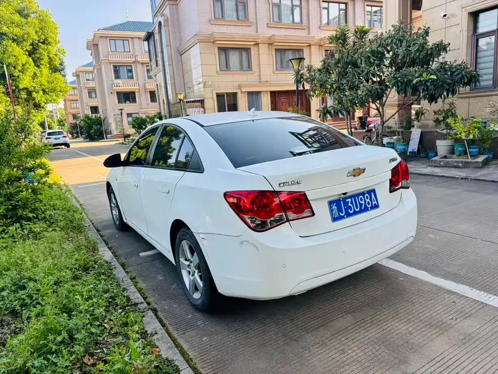 Chevrolet Cruze 2013 1.8L SE AT
