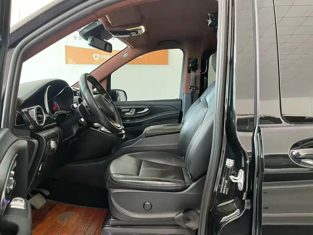 MERCEDES-BENZ V CLASS