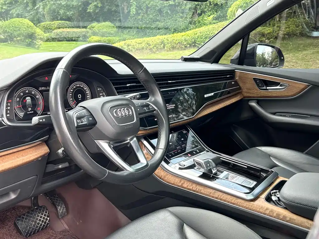 Audi Q7 2024 55 TFSI quattro S line Sport