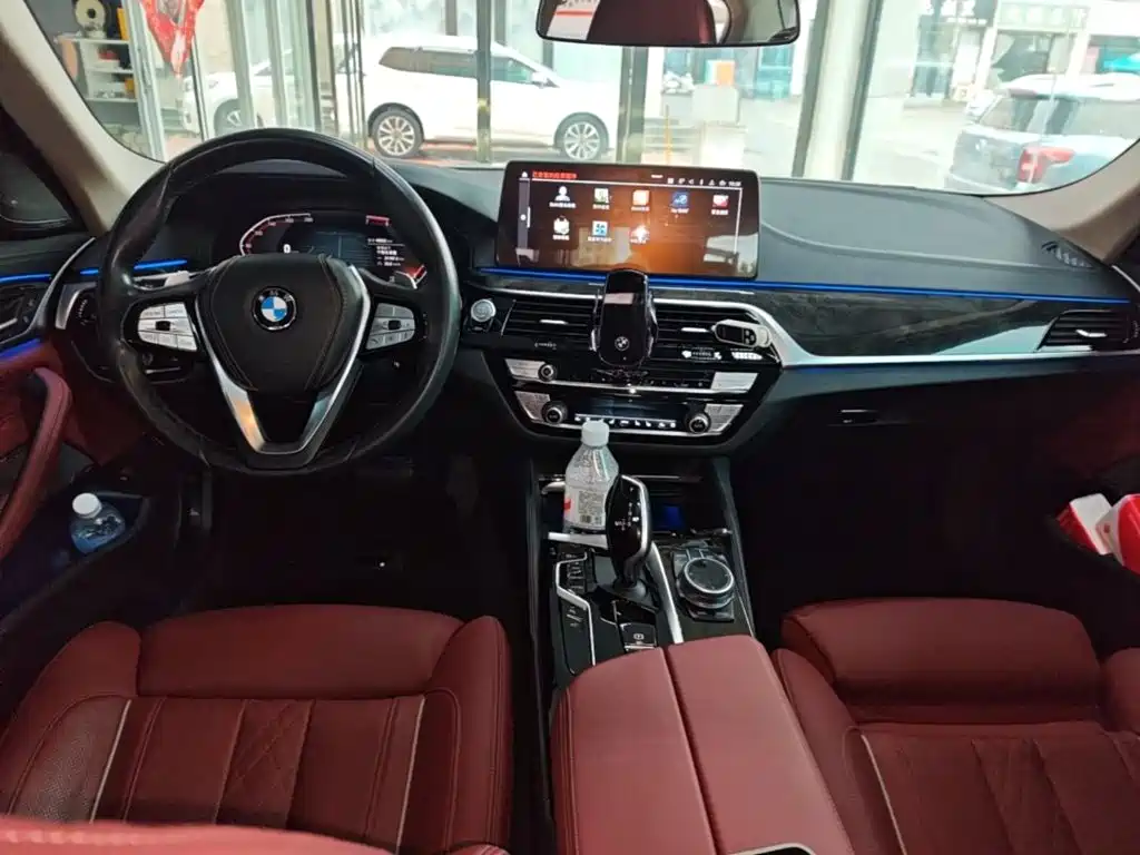 BMW 5 Series — миниатюра 10