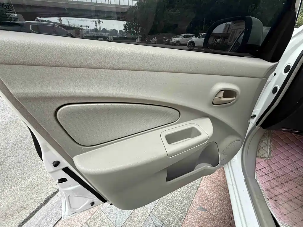Dongfeng ER30