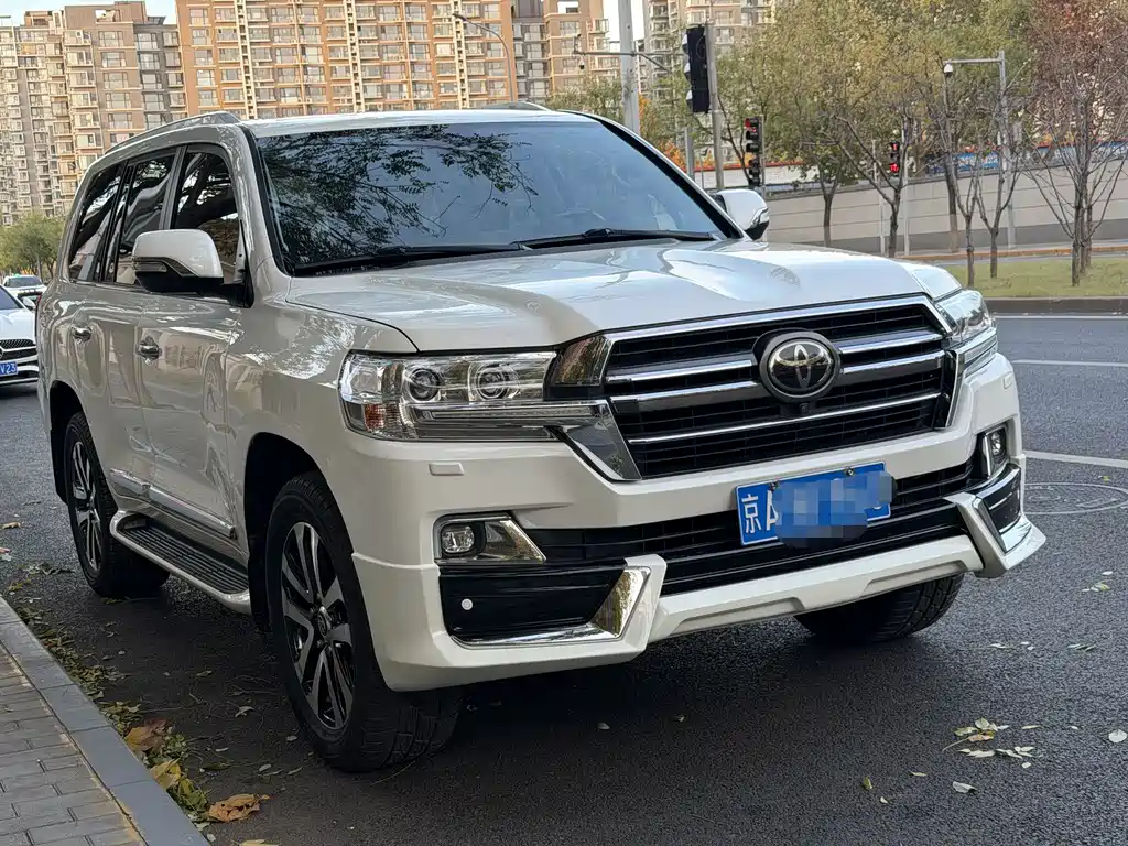 Toyota Land Cruiser 2019 5.7L