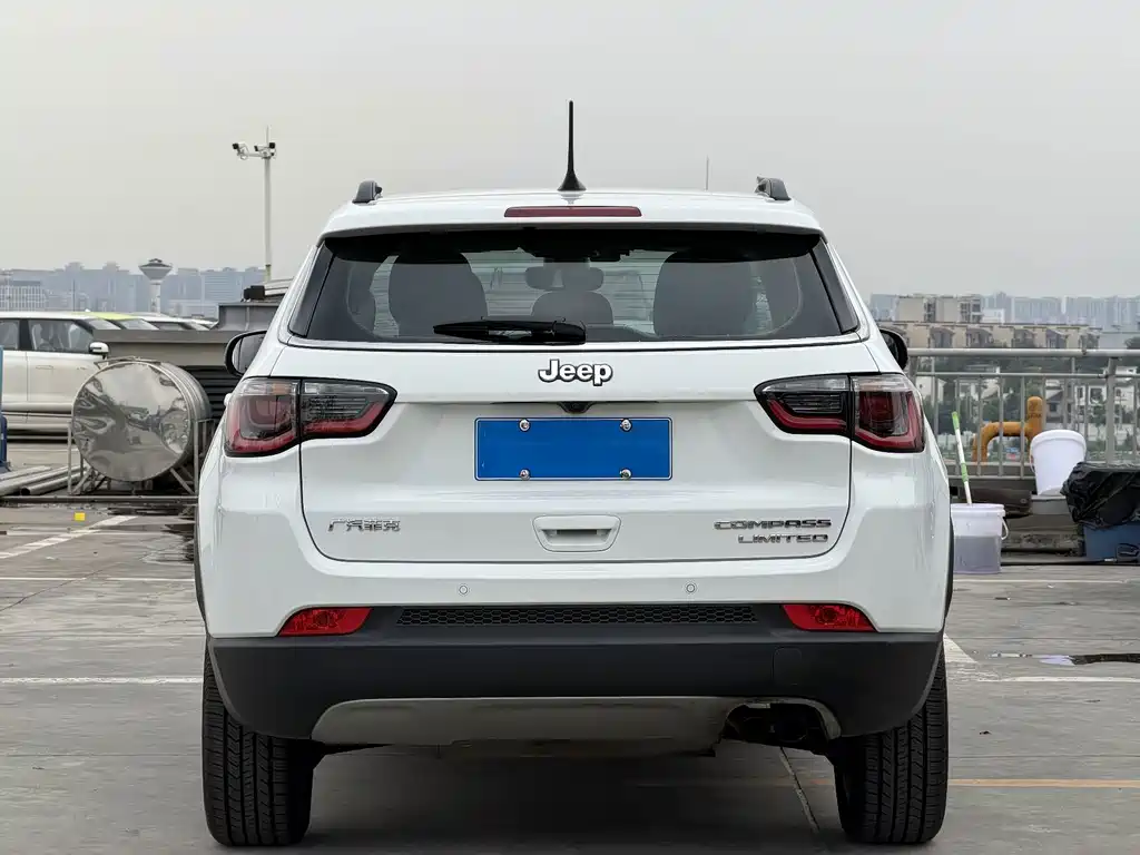 Jeep Compass — миниатюра 10
