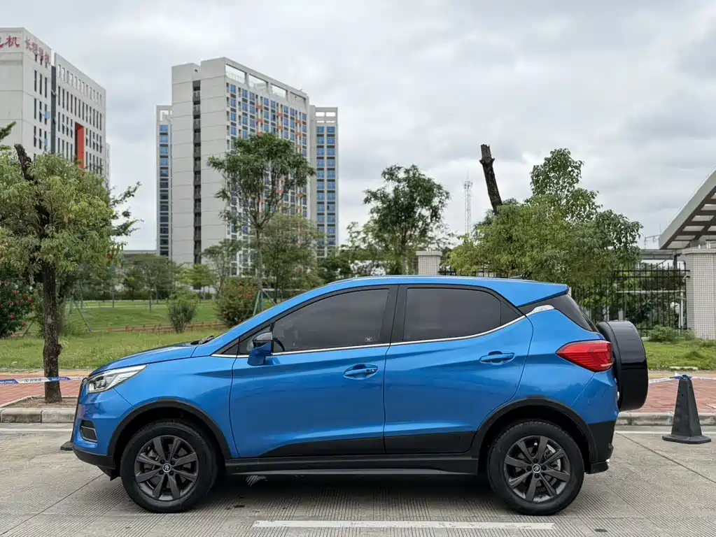 BYD Yuan EV — миниатюра 5