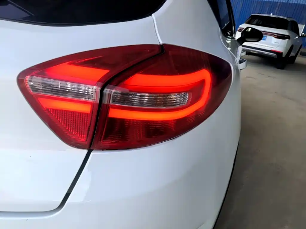 Geely Emgrand GS — миниатюра 8